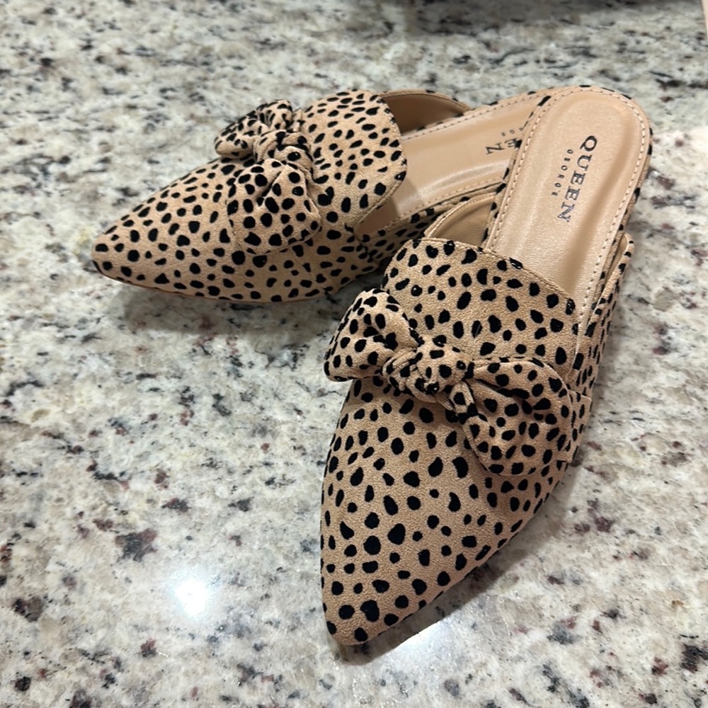 Leopard mules